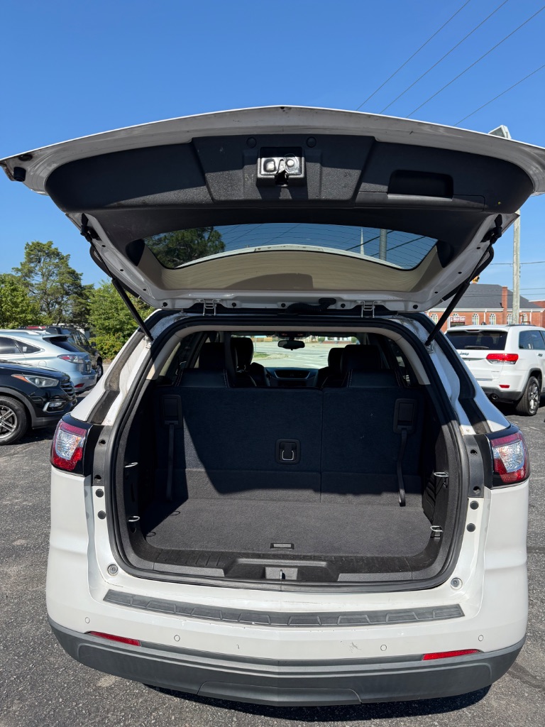 2016 Chevrolet Traverse 1LT - Photo 13