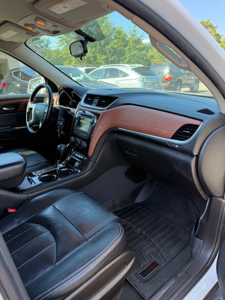 2016 Chevrolet Traverse 1LT - Photo 16