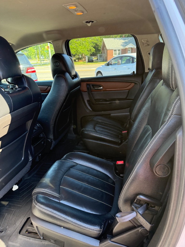 2016 Chevrolet Traverse 1LT - Photo 12