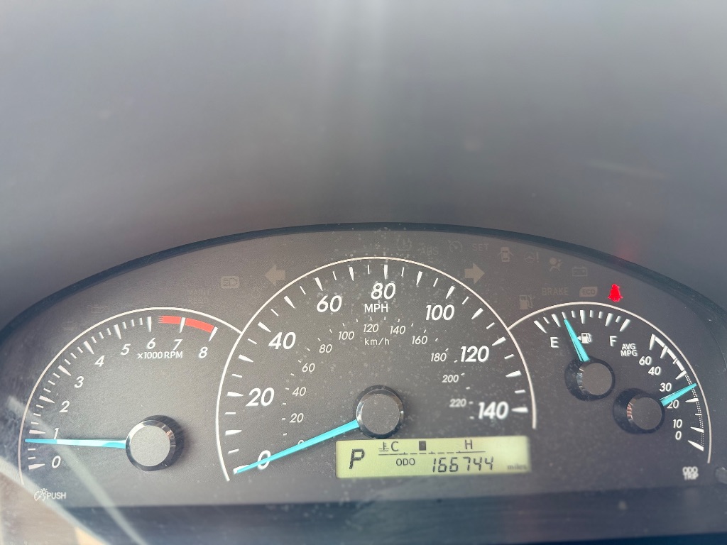 2014 Toyota Camry L - Photo 11