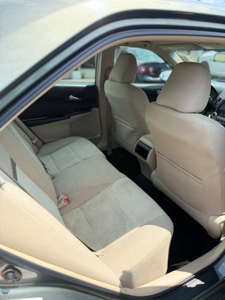 2014 Toyota Camry L - Photo 15