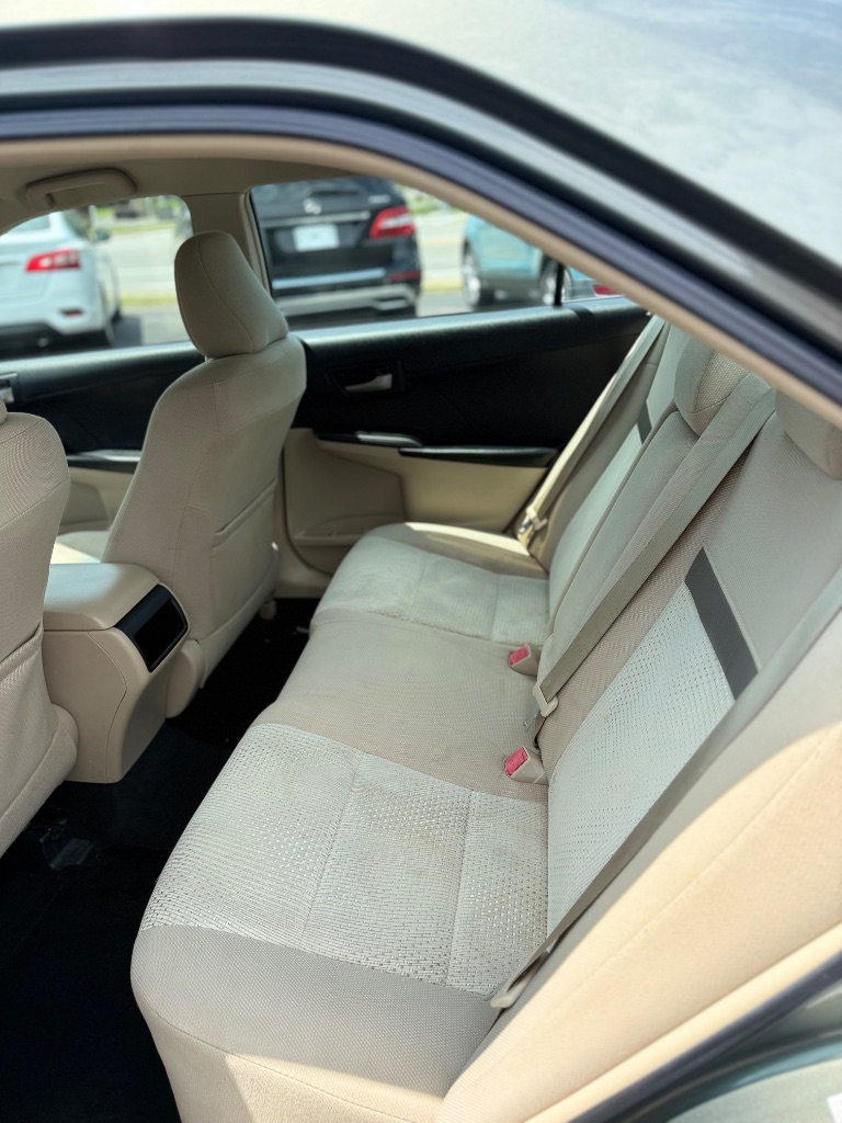 2014 Toyota Camry L - Photo 14