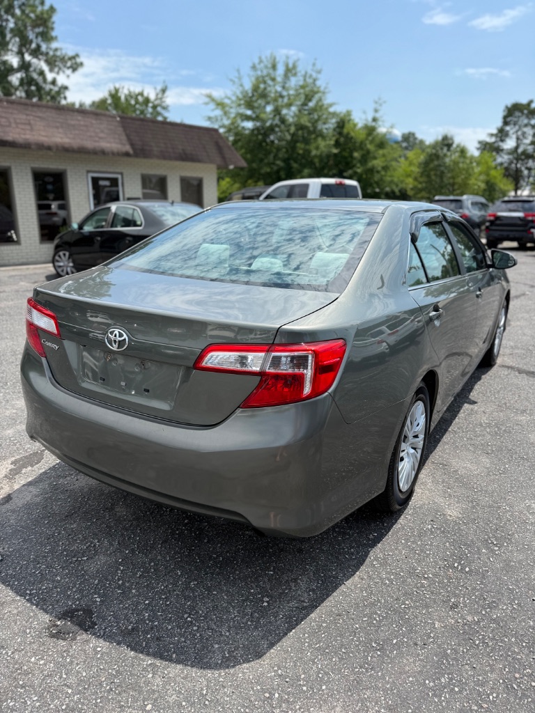 2014 Toyota Camry L - Photo 6