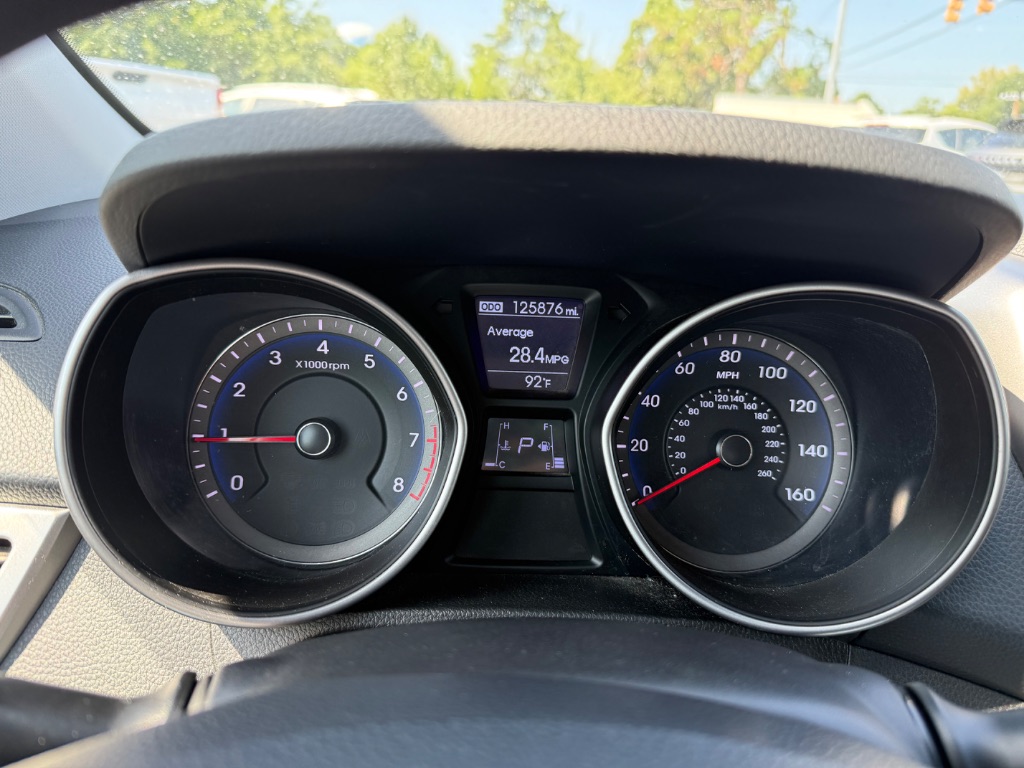 2013 Hyundai Elantra GT Base - Photo 12
